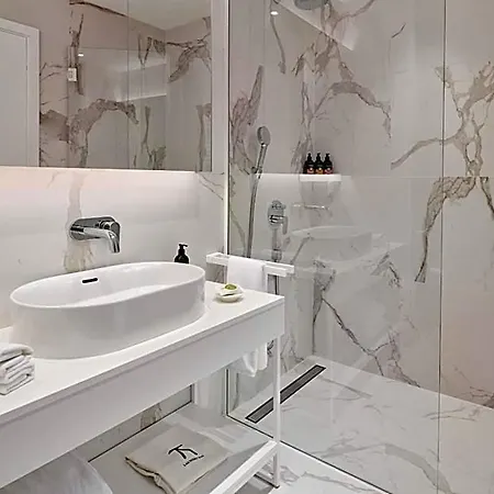 Petram & Residences Hotel 4*