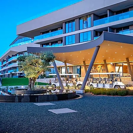 Petram & Residences Hotel 4*