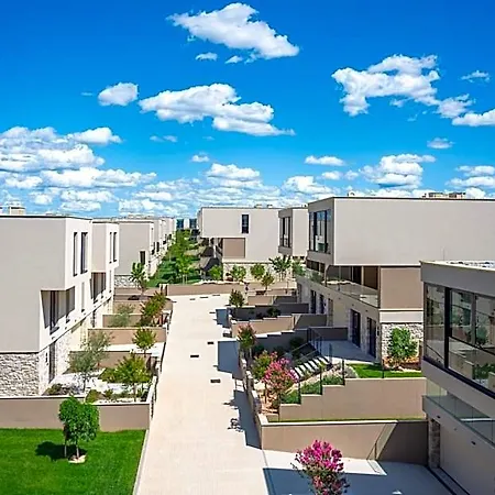 Petram & Residences